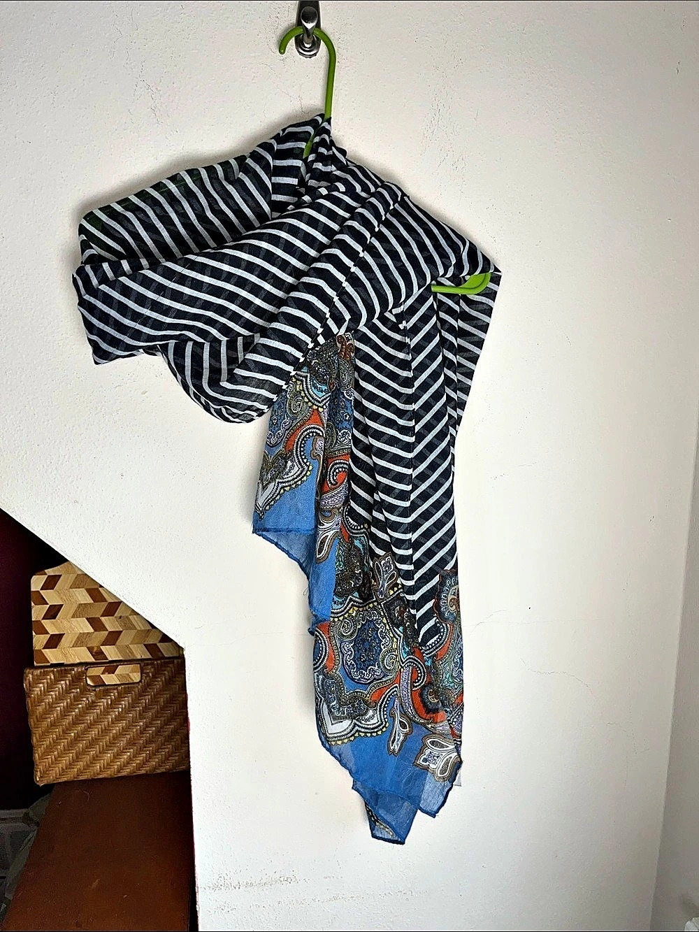 Banana Republic Paisley Striped Scarf in Blue & Black Like New